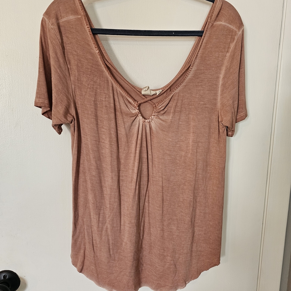 Buckles White Crow Women's Pink Top